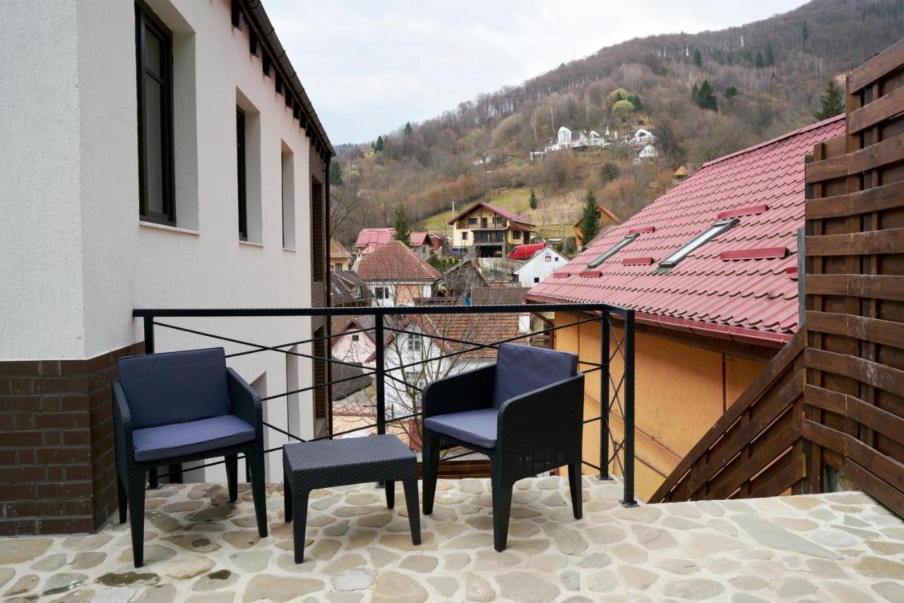 Hotel Casa Piti Braşov Exterior foto